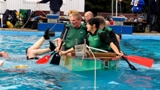Pool-Cup Frau über Bord10