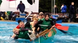 Pool-Cup Frau über Bord4
